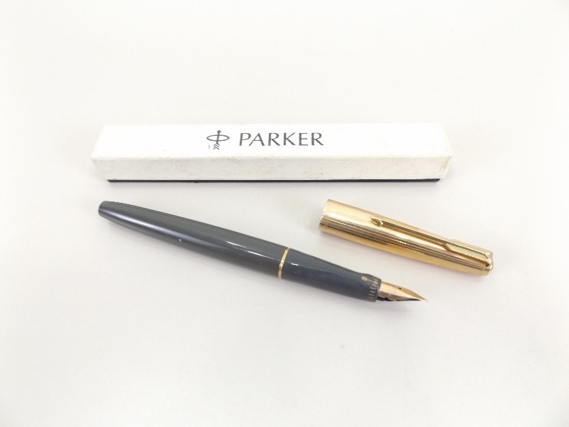 lot 2 image: Vintage UNUSED Parker VP Fountain Pen with 14k Nib in Original Box