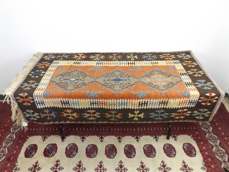 lot 6 image: New Turkish Kilim Rug