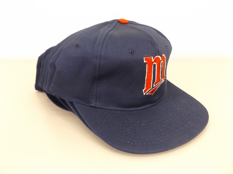 lot 10 image: 8 NOS&nbspVintage MN Twins Hats