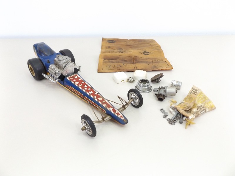 lot 18 image: Vintage Cox Dragster