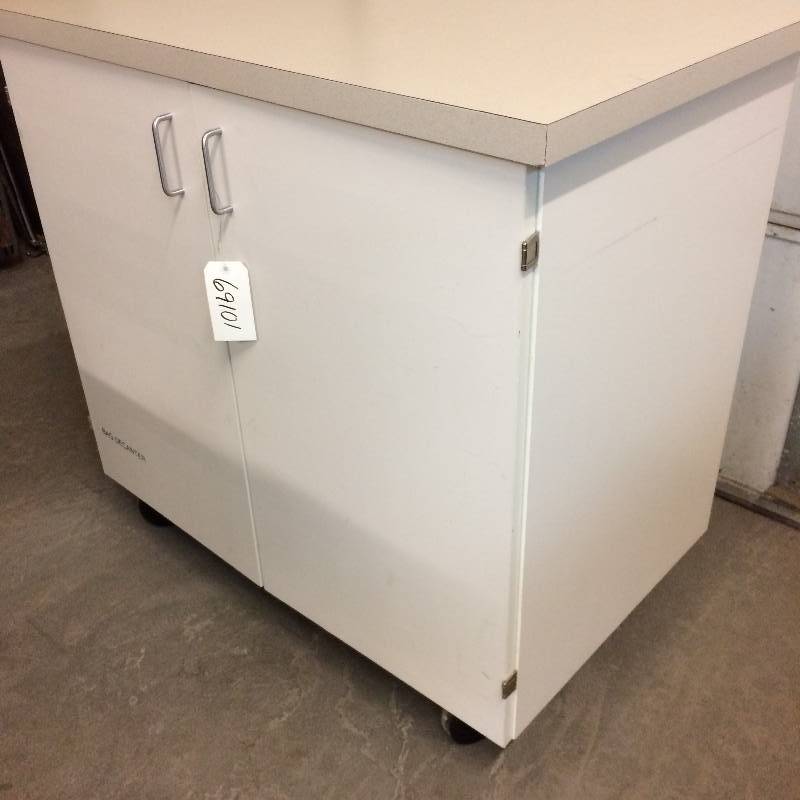 Very Large 43 x 26.75 x 41.5 Mobile Counter Top Shelf 2 Door Cabinet
