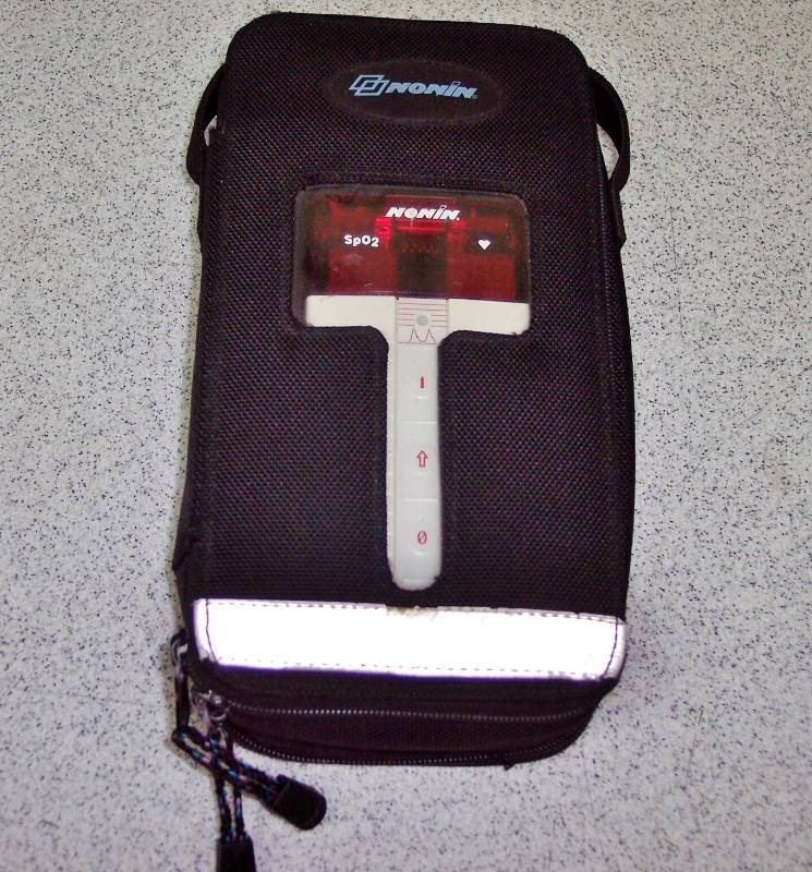 lot 1 image: Nonin Medical 8500 Pulse Oximeter