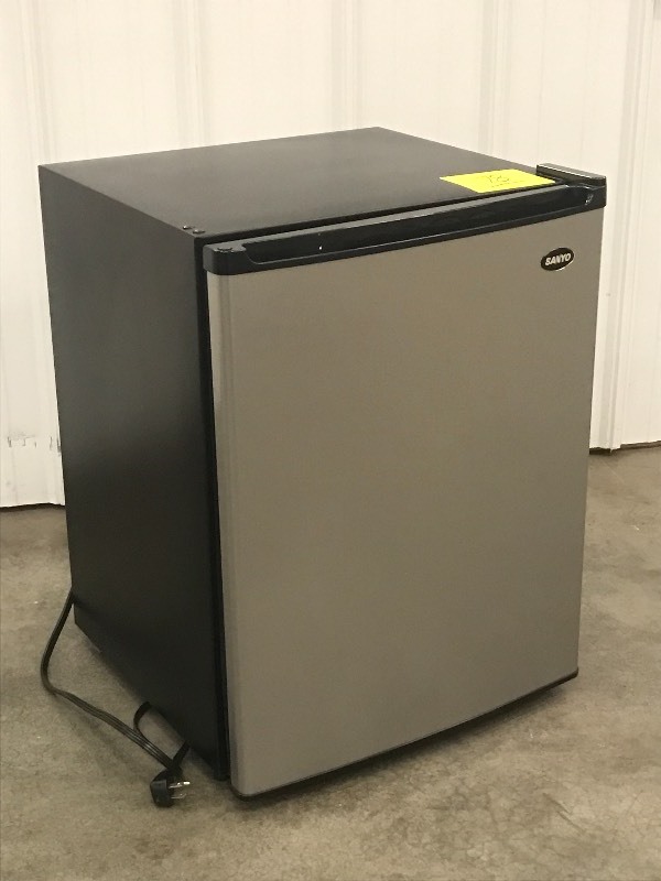 Sanyo Mini-Refrigerator