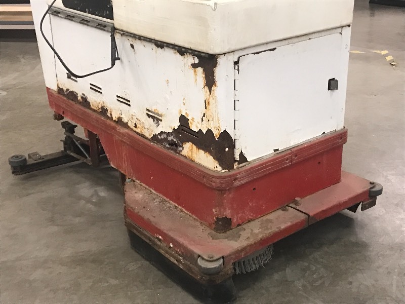 Advance Floor Scrubber