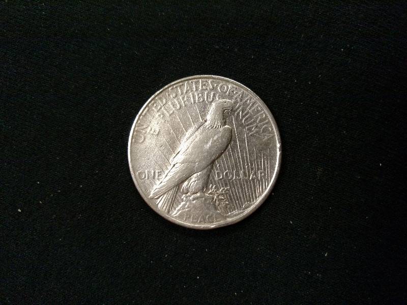 1922 D Peace Silver Dollar...