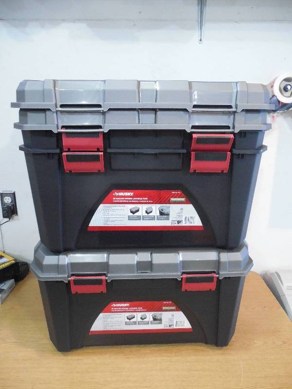 lot 25 image: (3) Husky 20 Gal. Storage Tote
