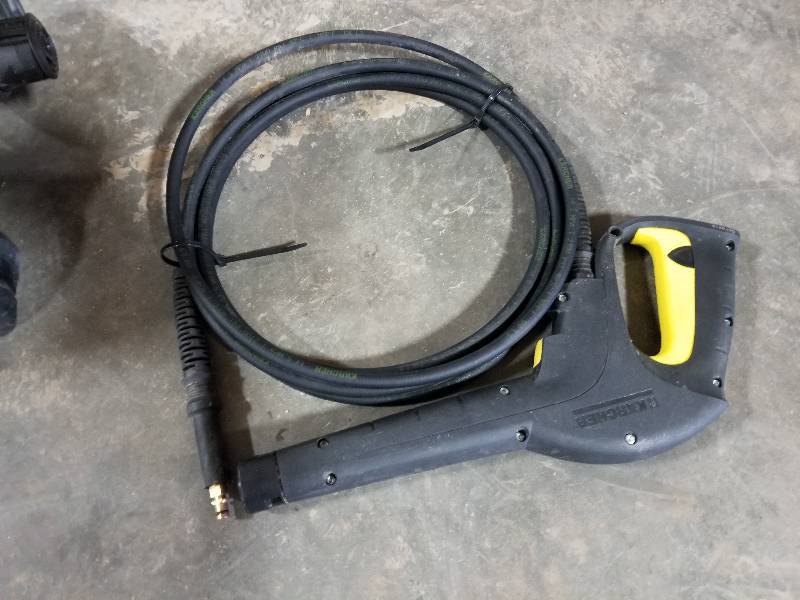 lot 2 image: Karcher powerwasher