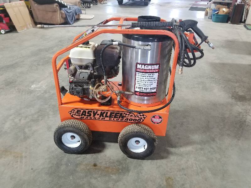 lot 1 image: Easy Klean Magnum Plus 4000 Powerwasher - used