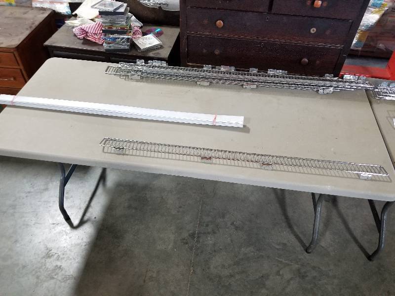 lot 9 image: Assortment of Store Shelving Pieces