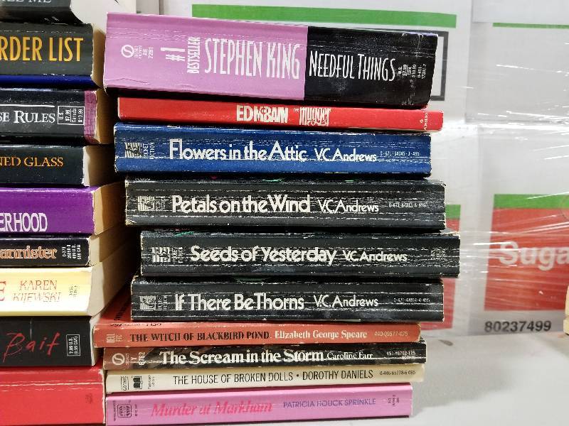 lot 25 image: Collection of Thrillers, Crime and Suspense Books