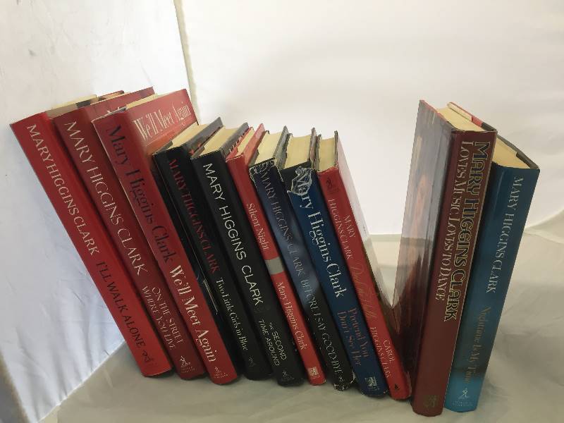 lot 7 image: Mary Higgins Clark Hardcover Books Novels