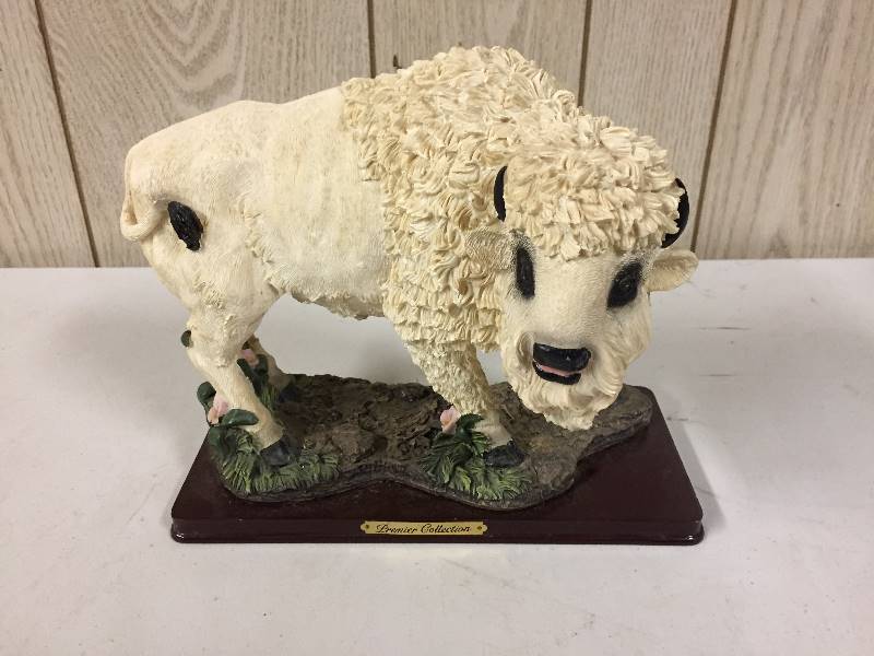 lot 41 image: White Buffalo figurine