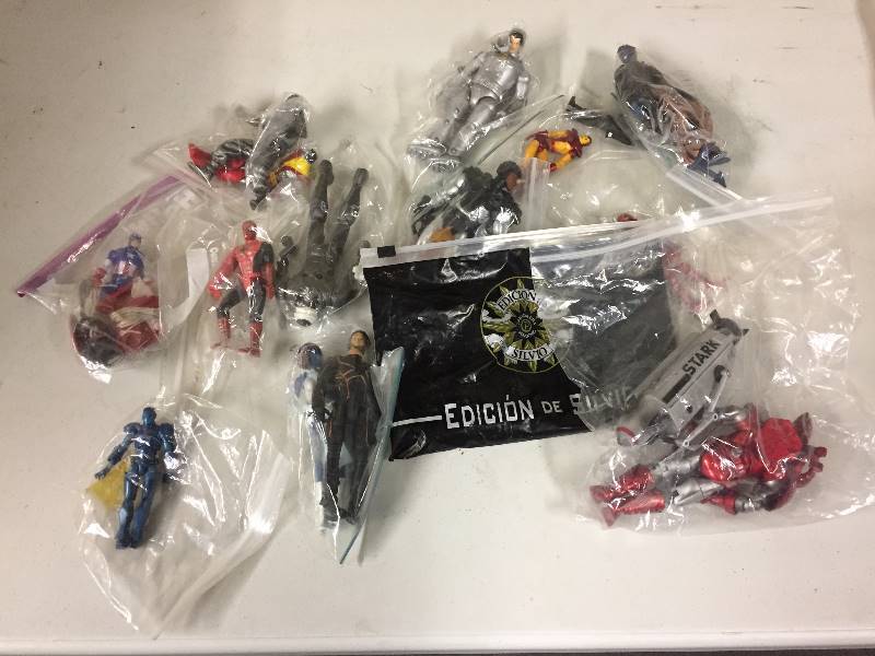 lot 40 image: Action Figures