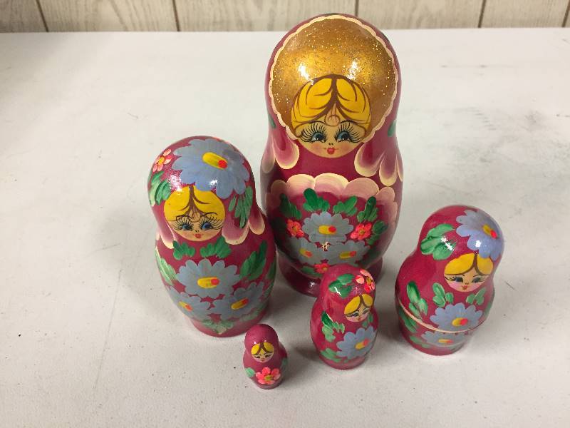 lot 42 image: Russian Stacking Dolls - 5
