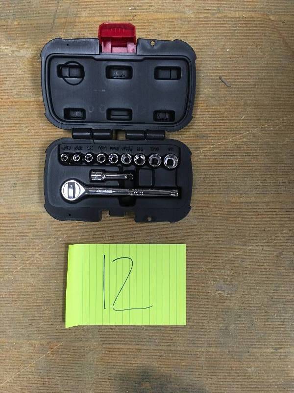 Husky 14 in. Drive Socket Set, SAE (11-Piece) used