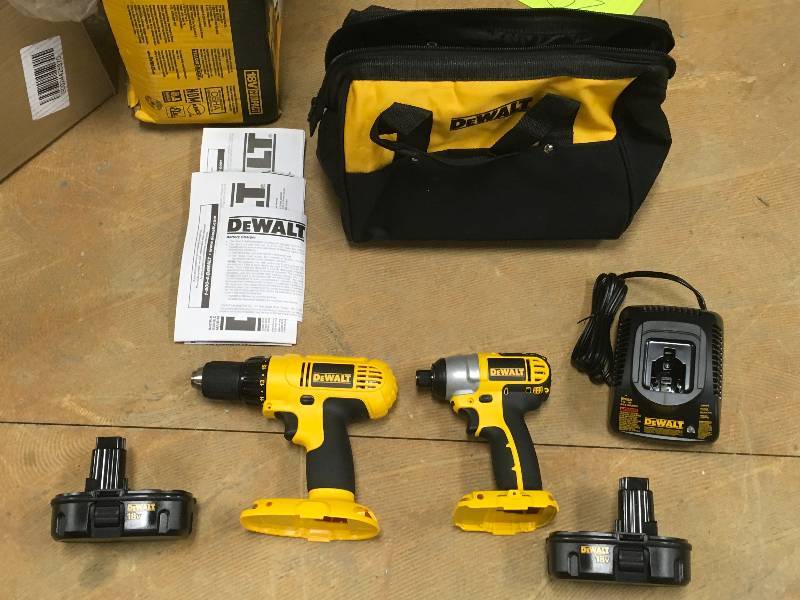 DEWALT 18-Volt NiCd Cordless DrillDriver and Impact Driver Combo Kit (2-Tool) with (2) Batteries 1.2Ah, Charger and Bag in working conditioon