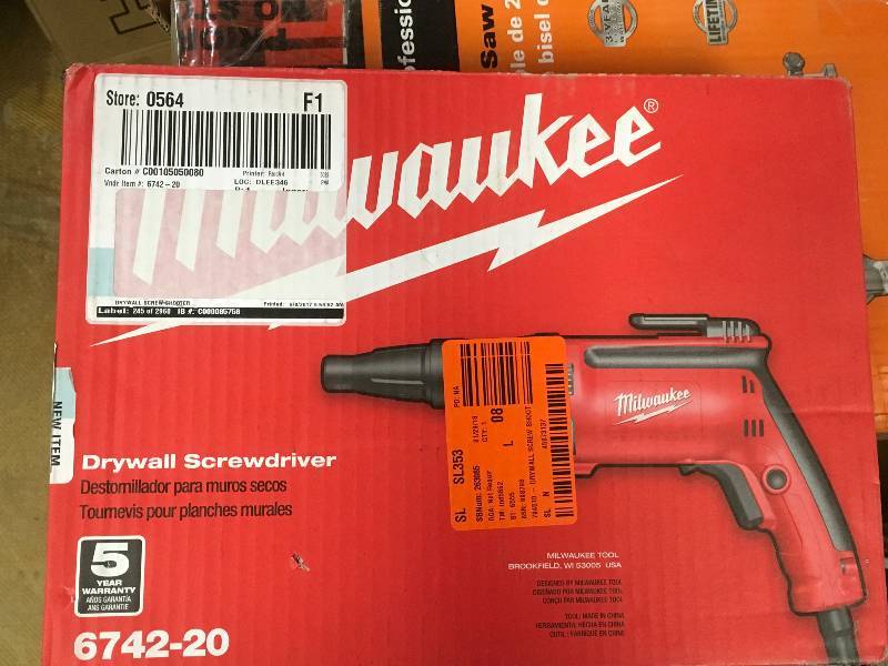 Milwaukee 0-4000 RPM Drywall Screwdriver in working condition
