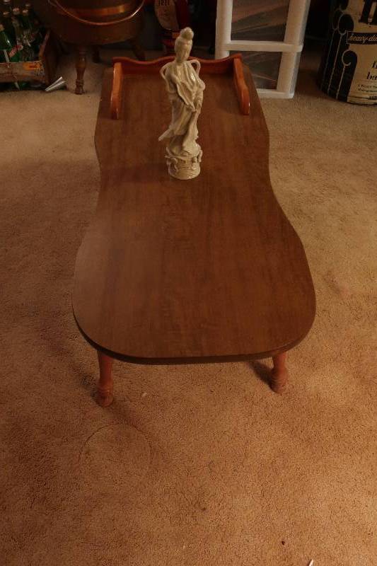 lot 17 image: COFFEE TABLE AND STATUE