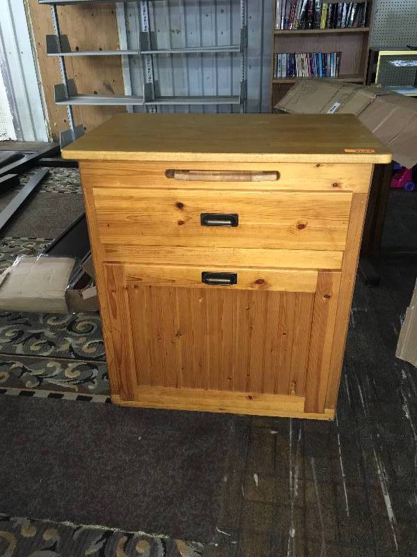 lot 49 image: SIDE TABLE WITH DRAWERS