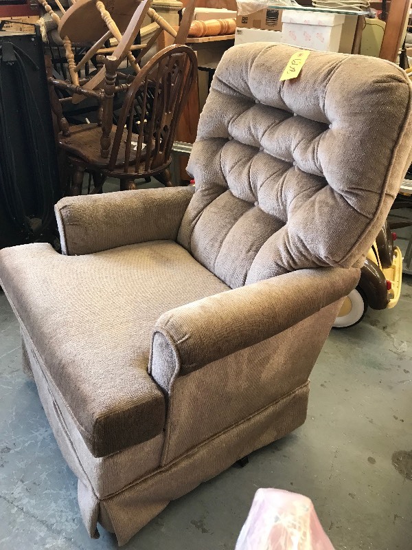 CUSHIONED ARM CHAIR