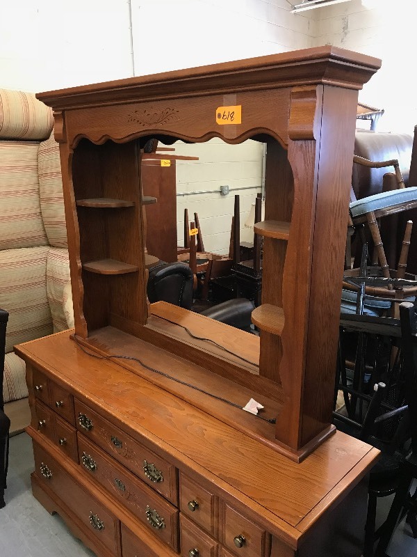 DRESSER WITH HUTCH TOP