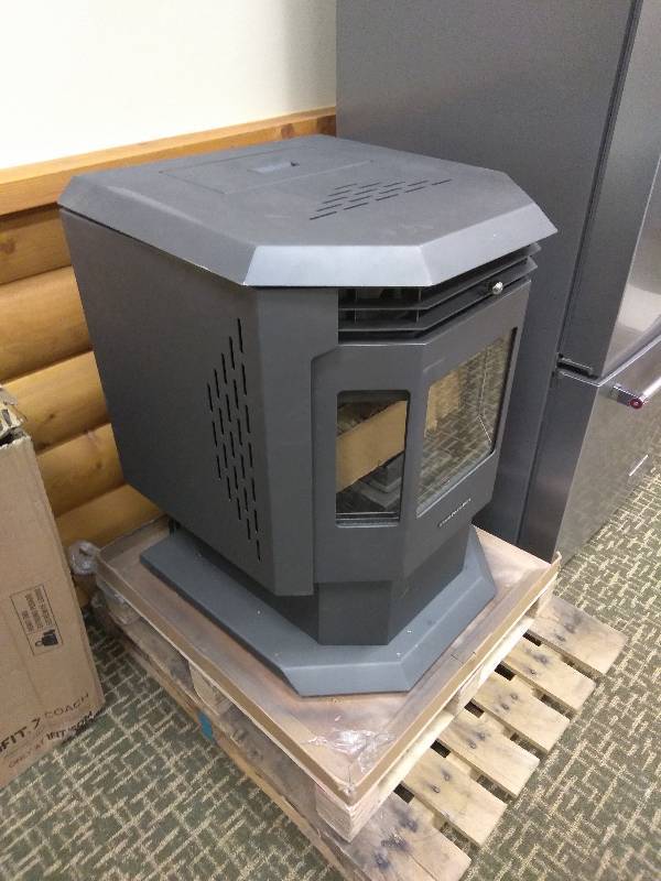 lot 10 image: ComfortBilt 2,400 sq. ft. EPA Certified Pellet Stove with Auto Ignition