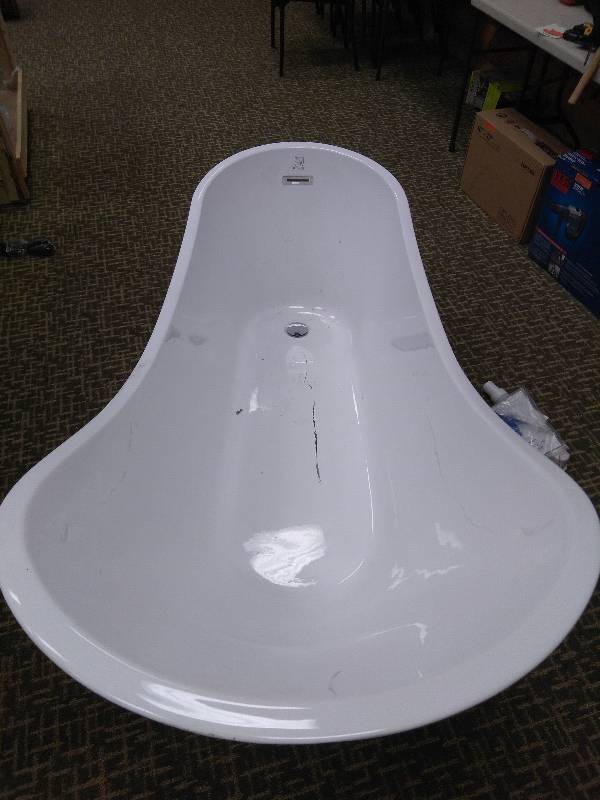 lot 14 image: AKDY 5.6 ft. Acrylic Reversible Drain Oval Slipper Flatbottom Non-Whirlpool Freestanding Bathtub in White