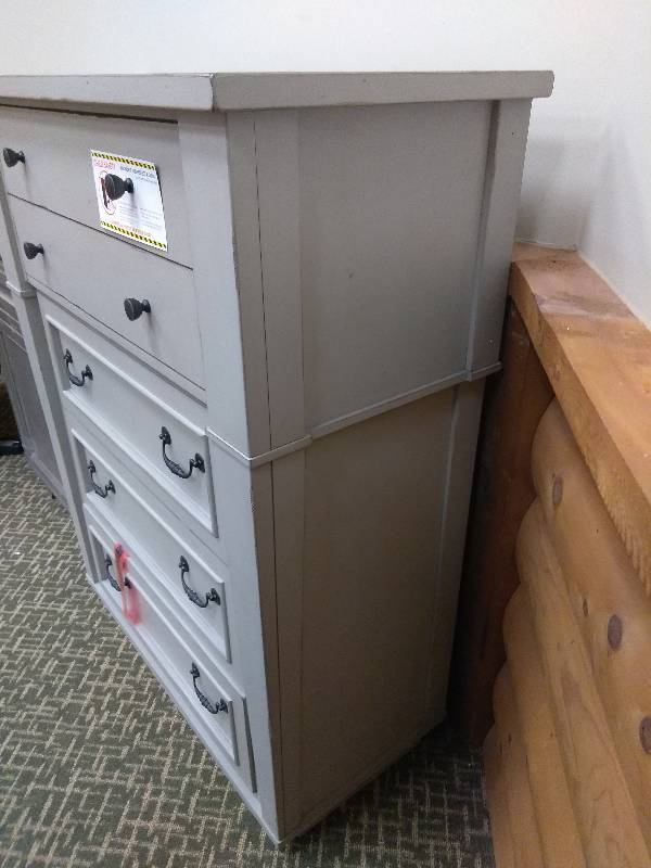 lot 43 image: Home Decorators Collection Bridgeport 5-Drawer Antique Grey Chest