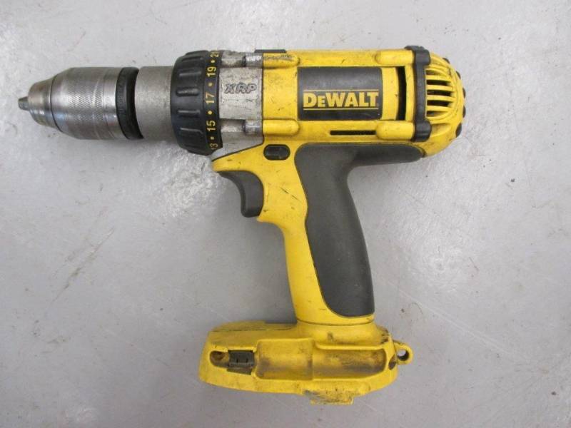 lot 22 image: Dewalt 14.4v 12 Drill