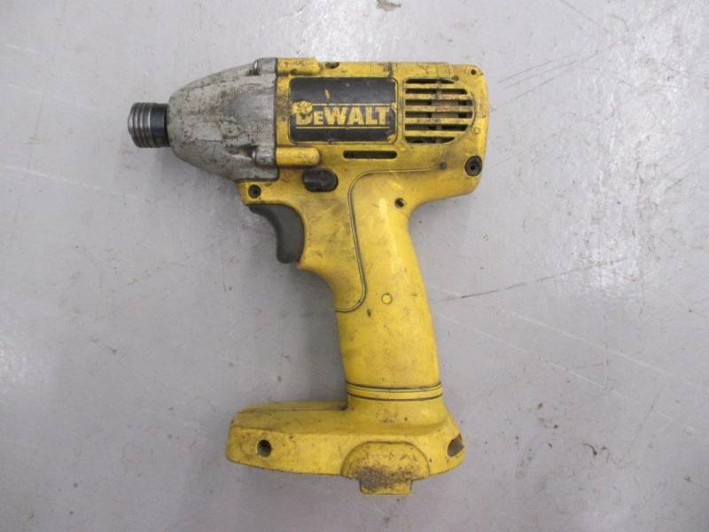 lot 25 image: Dewalt 14.4v 14 Impact Driver
