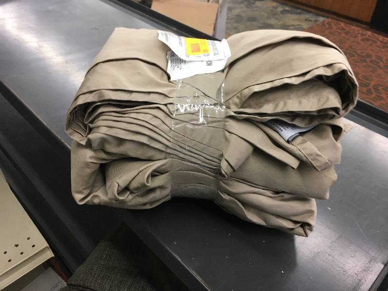 lot 472 image: CHARISMA 400TC QUEEN SHEET SET, MSRP $39.79