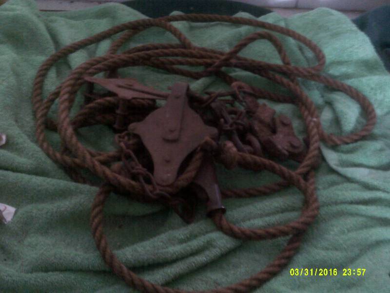 ANTIQUE ROPE AND PULLY SYSTEM