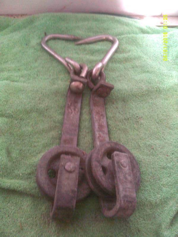 2 MEAT HOOKS AND PULLYS