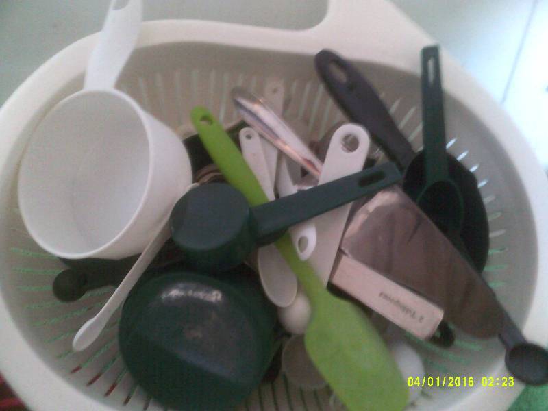 KITCHEN GADGETS