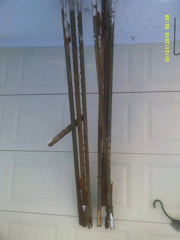 7 STEEL FENCE POSTS