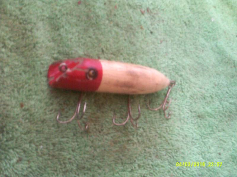 ANTIQUE WOODEN FISH LURE