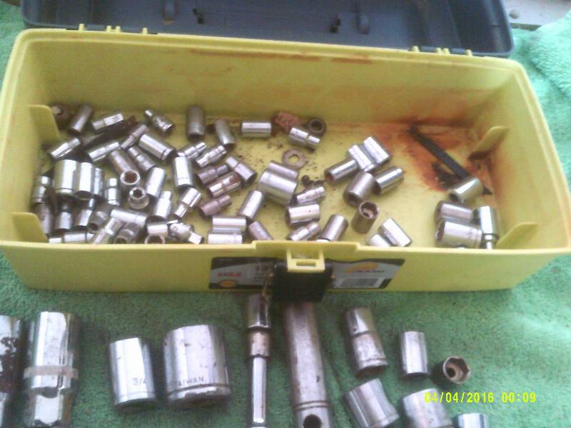 LOTS OF SOCKETS