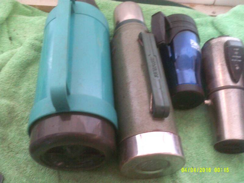 THERMOSES AND INSULATED CUPS