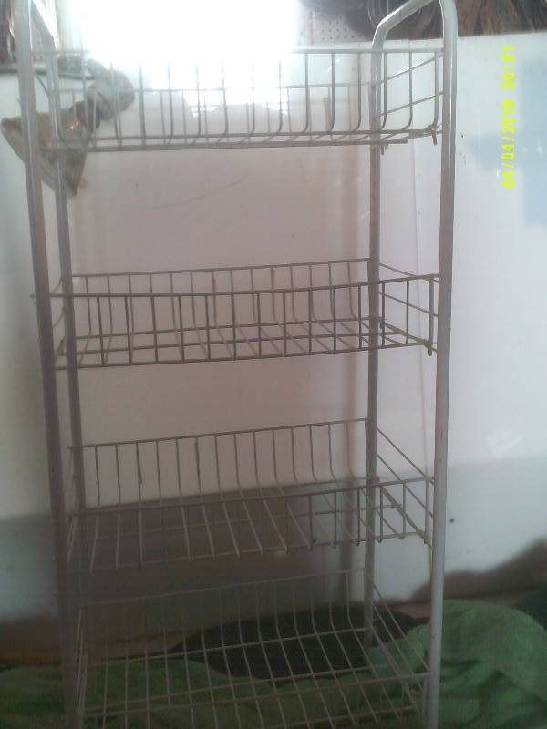 WIRE FLOOR RACK