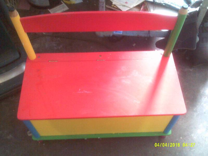 WOODEN TOY BOX