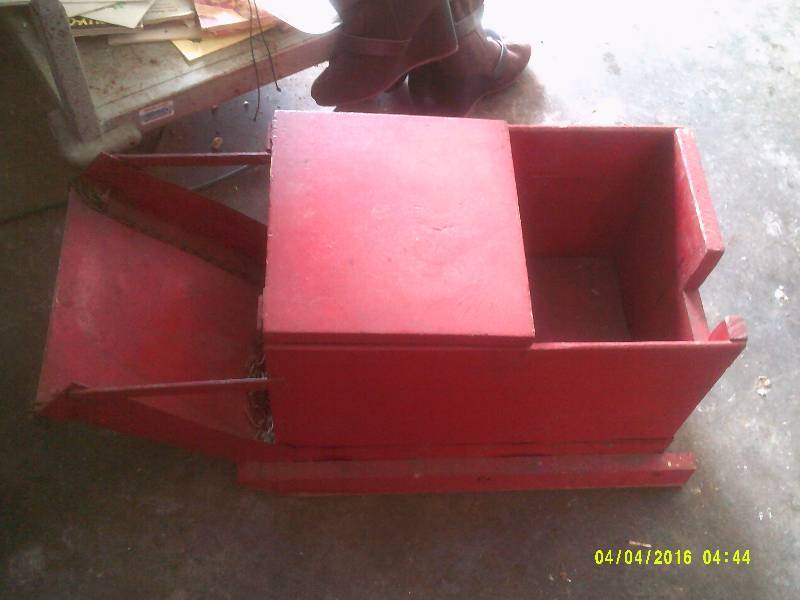 VINTAGE PULL BEHIND ICE FISHING SLED
