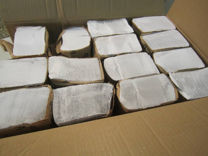 Case with 14 Packs White Multifold ...