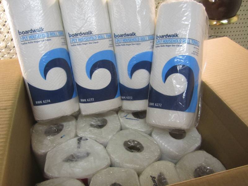 Box of 17 Rolls Paper Towels Variou...