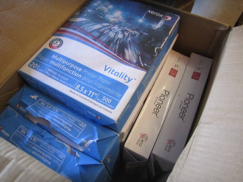 Box with 10 Reams 8.5 x 11 CopyP...