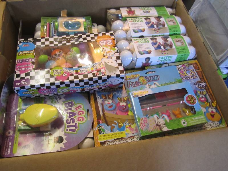 Large Lot of Easter Supplies See Ph...