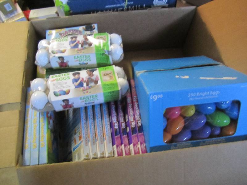 Large Lot of Easter Supplies See Ph...