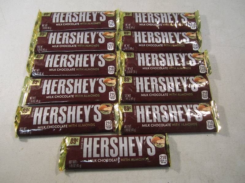 Lot of 11 Hersheys Milk Chocolate w...