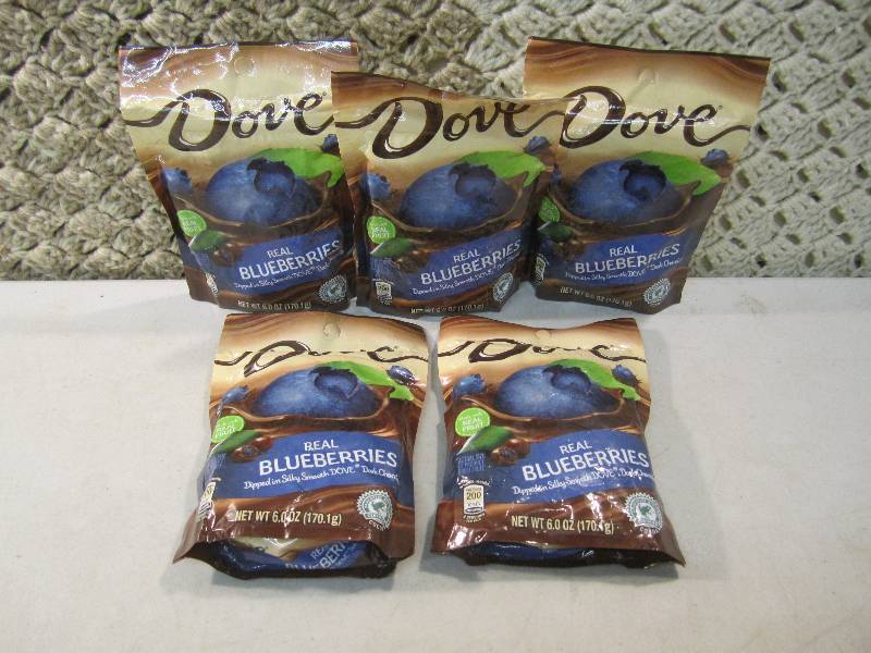 Lot of 5 Bags Dove Real Blueberries...