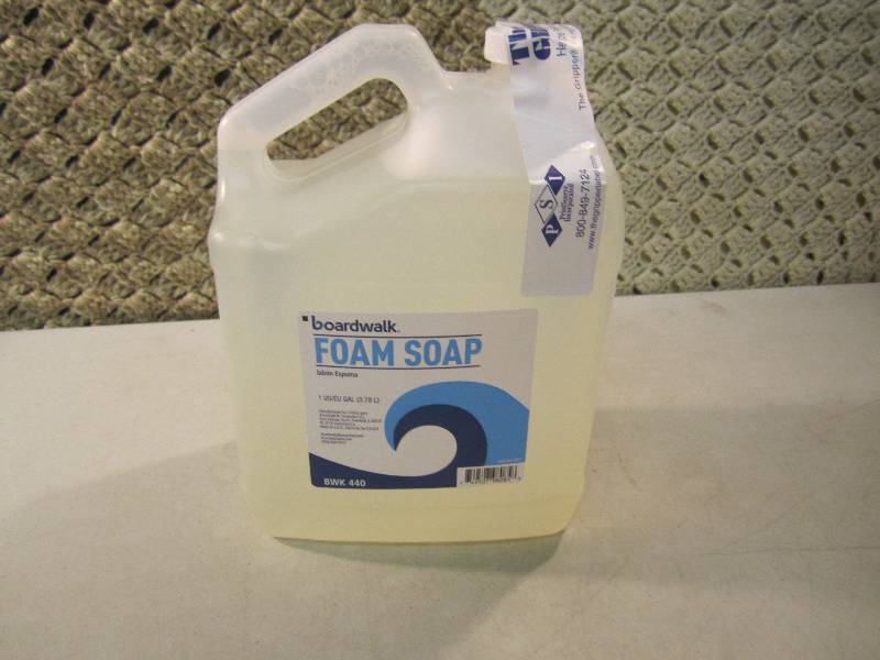 Lot of 4 Foam Soap Refills 1 gallon...