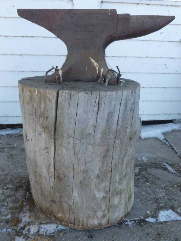lot 2 image: Antique Blacksmith Anvil